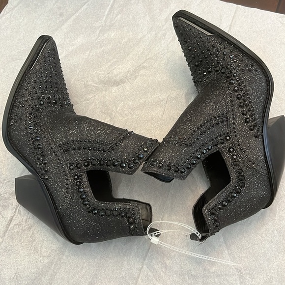 Gianni Bini Brees Rhinestone Metallic Western Booties - Picture 5 of 11